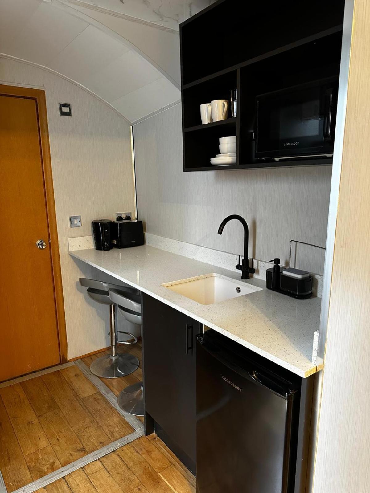 Fb1-Spacious Basement Studio Flat Fits 2- Near Hyde Park 伦敦 外观 照片