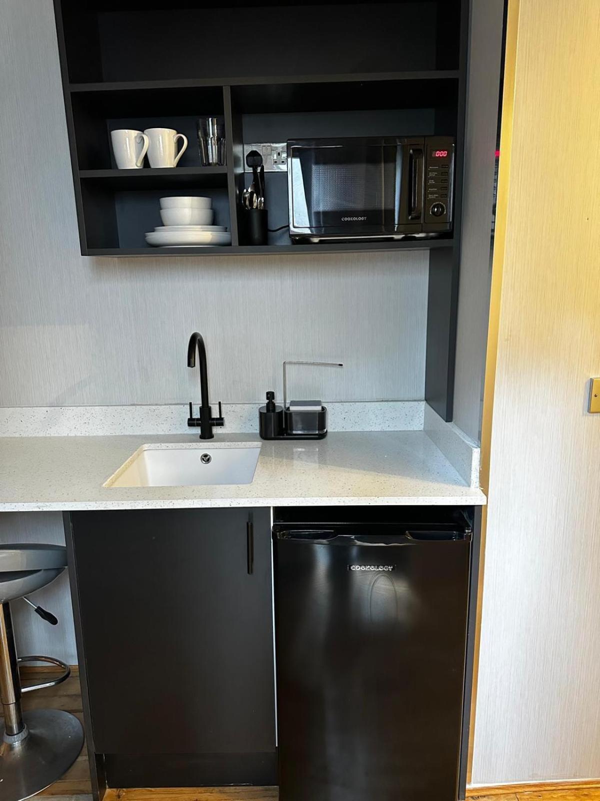 Fb1-Spacious Basement Studio Flat Fits 2- Near Hyde Park 伦敦 外观 照片