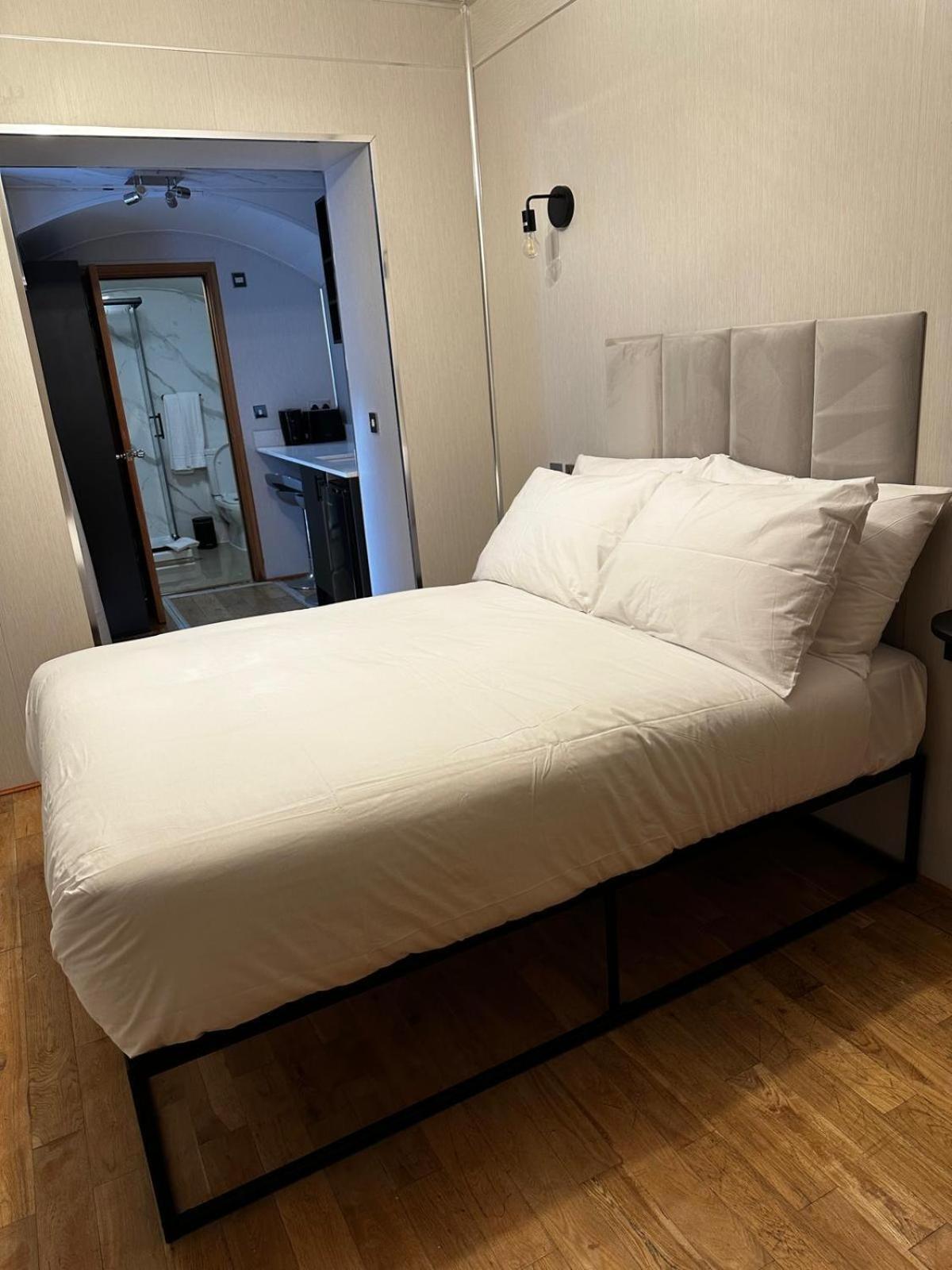 Fb1-Spacious Basement Studio Flat Fits 2- Near Hyde Park 伦敦 外观 照片